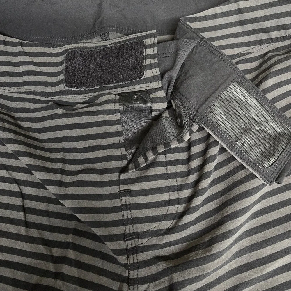 Lululemon Mens Current State Board Shorts Striped Black Grey Size 34 Swim Trunks